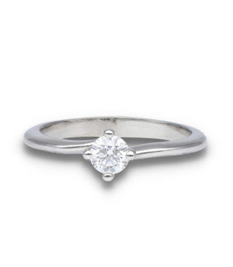 Solitario en oro blanco 18 quitales con diamante 0,30ct D-VS2