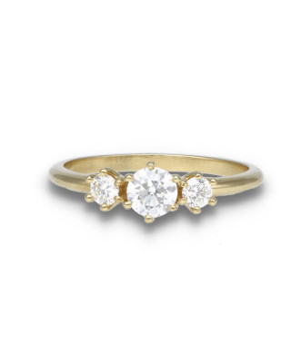 Anillo tipo tresillo con 3 diamantes de 0,54ct